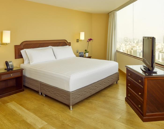 Superior King Bed Hotel ESTELAR Miraflores Miraflores