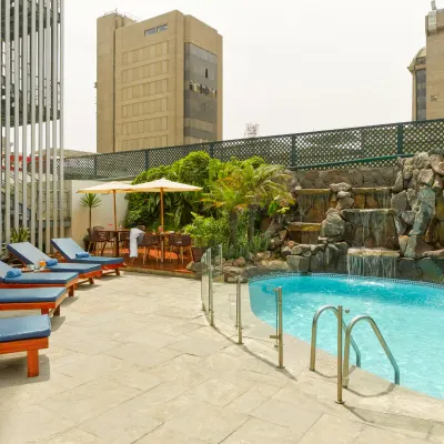 Piscina ESTELAR Miraflores Perú - Lima Piscina ESTELAR Miraflores Perú - Lima