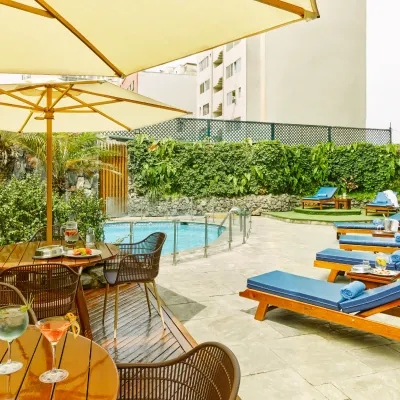 Piscina ESTELAR Miraflores Perú - Lima Piscina ESTELAR Miraflores Perú - Lima